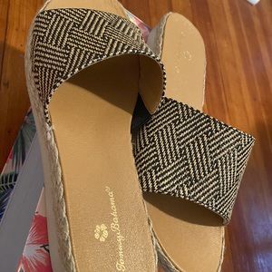Tommy Bahama Sandals